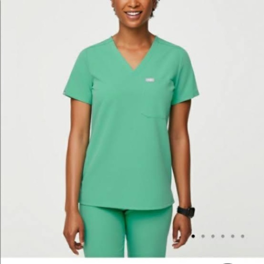 Figs surgical green scrubs
